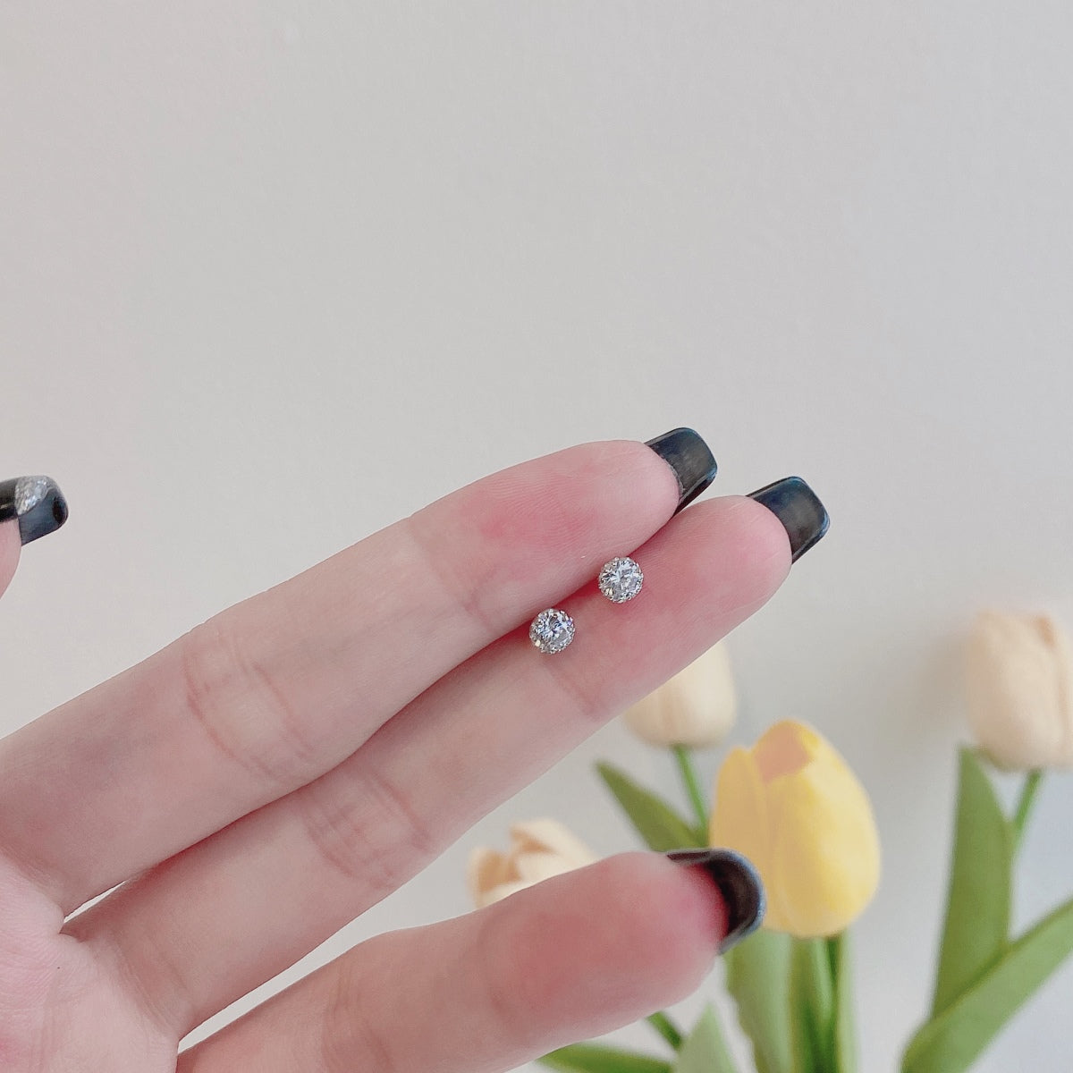 [Nova Jewelry]Sparkling Colorful Round Shape Earrings