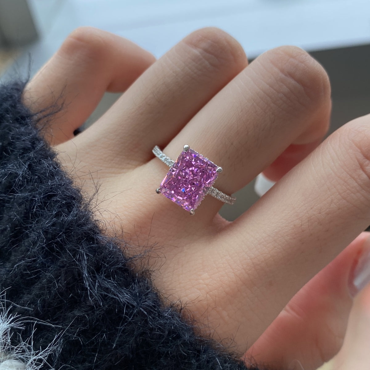 [Nova Jewelry]4.0 Carat Luxurious Engagement Ring