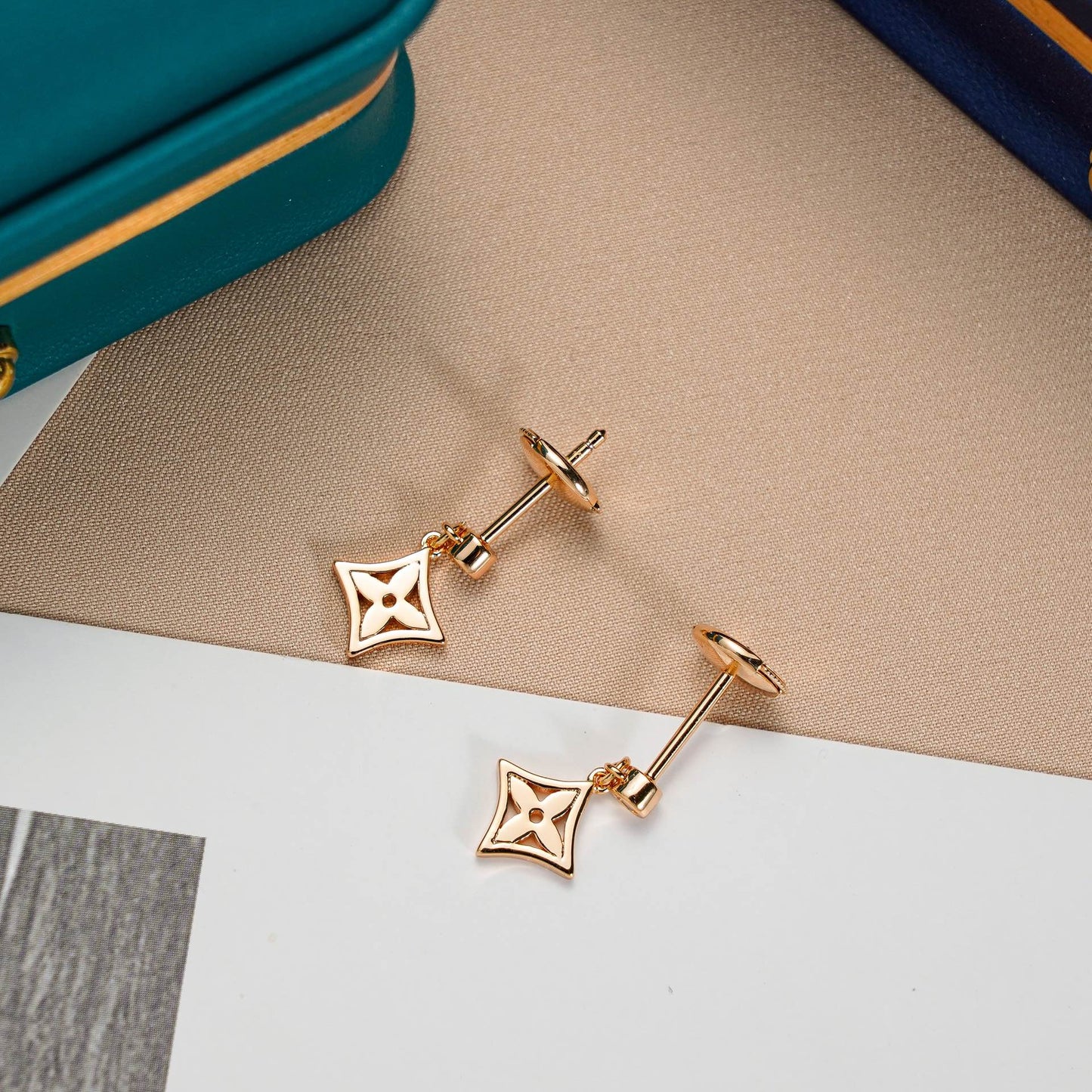 [BLUE TEARS]STAR EARRINGS GOLD