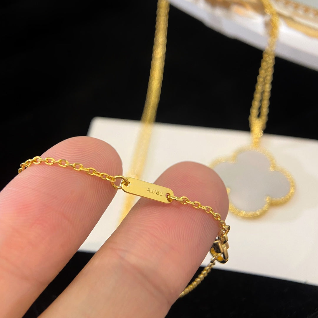 [BLUE TEARS]CLOVER 25MM MOP LARGE PENDANT NECKLACE