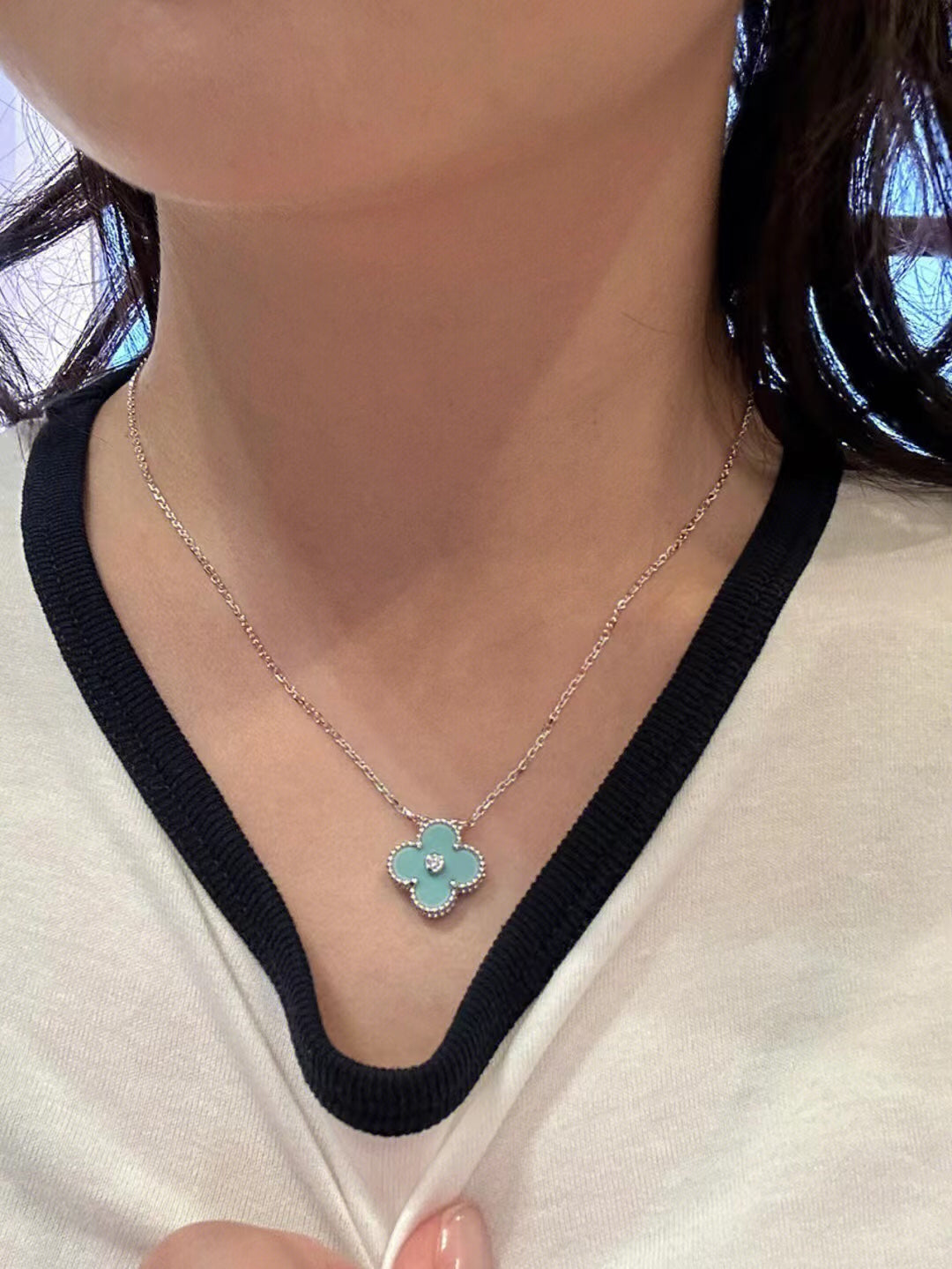 [BLUE TEARS]CLOVER 1 DIAMOND LIGHT BLUE SILVER NECKLACE