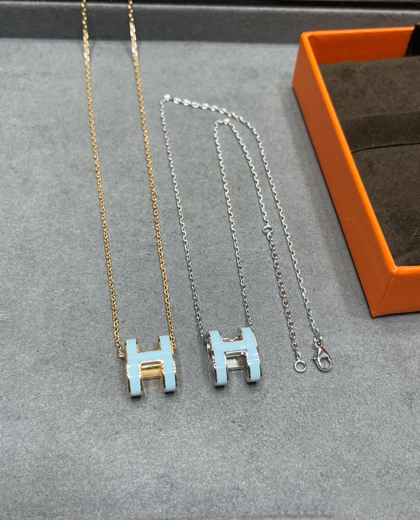 [BLUE TEARS]POP H SKY BLUE NECKLACE