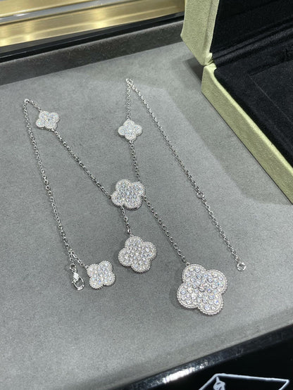 [BLUE TEARS]CLOVER 6 MOTIF DIAMOND PAVED NECKLACE