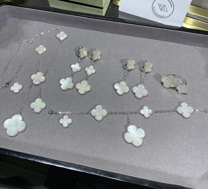 [BLUE TEARS]CLOVER 5 MOTIF WHITE MOP SILVER BRACELET