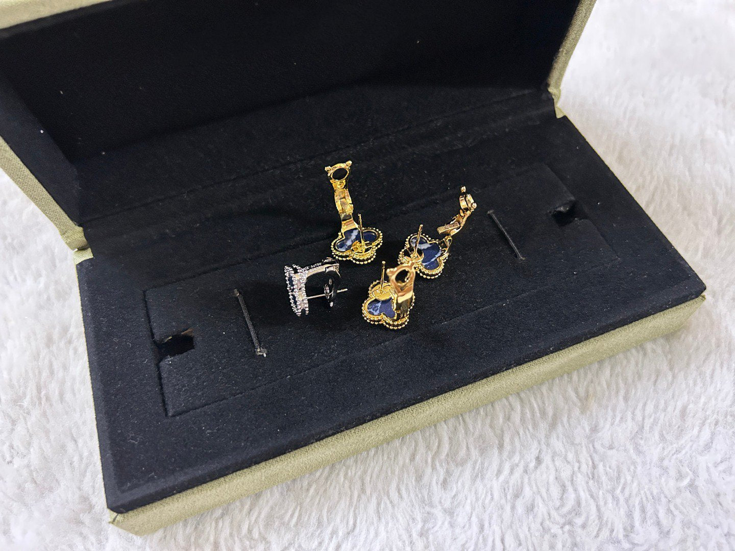 [BLUE TEARS]CLOVER PIETERSITE MEDIUM STUD EARRINGS