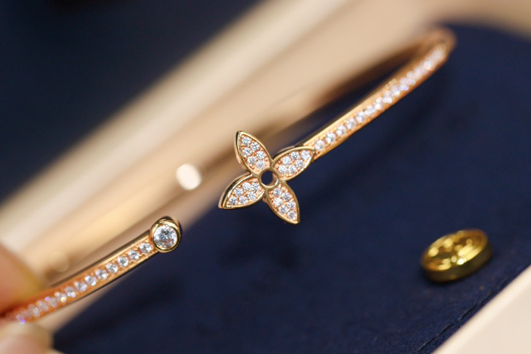 [BLUE TEARS]IDYLLE PINK GOLD OPEN BRACELET DIAMOND PAVED