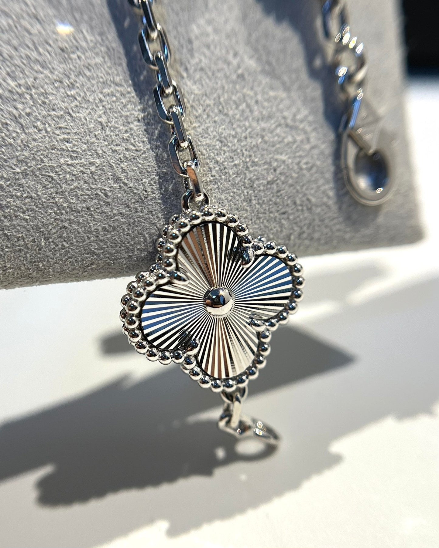 [BLUE TEARS]CLOVER 5 MOTIF SILVER DIAMOND BRACELET