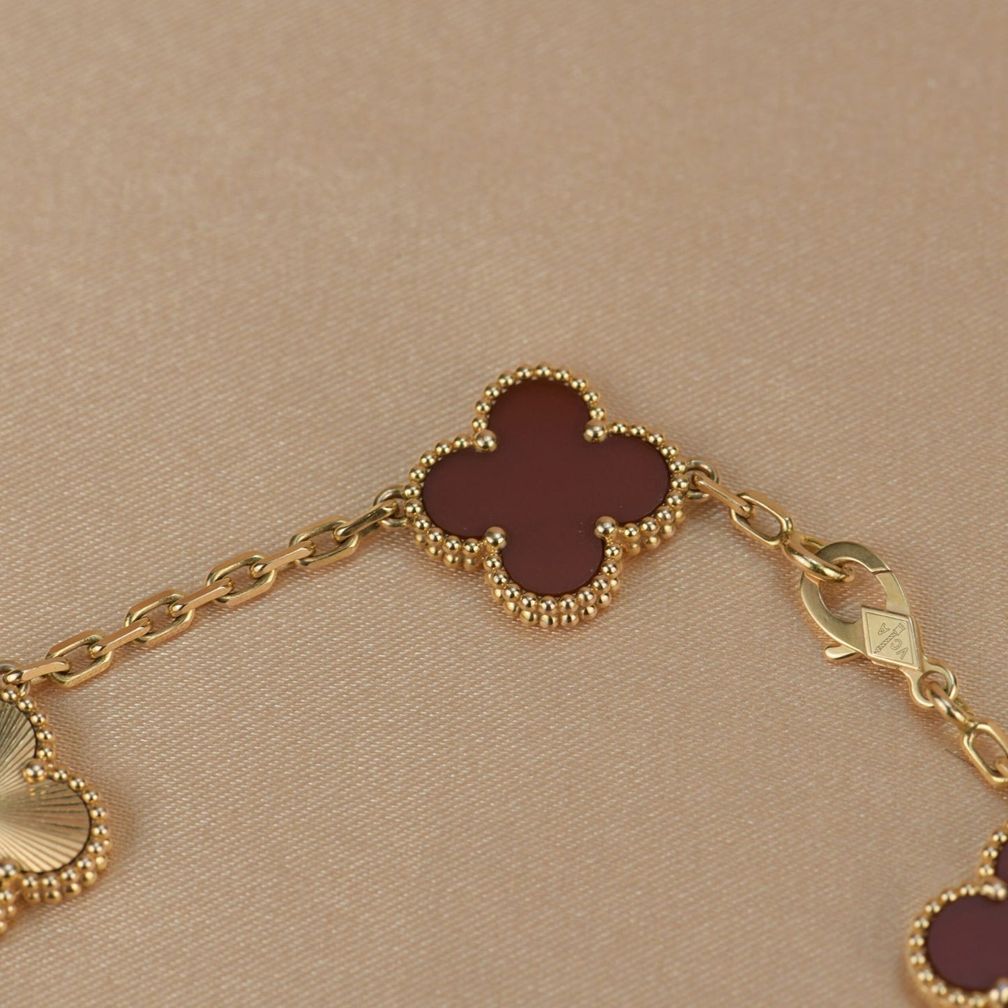 [BLUE TEARS]CLOVER  5 MOTIFS CARNELIAN GOLD BRACELET