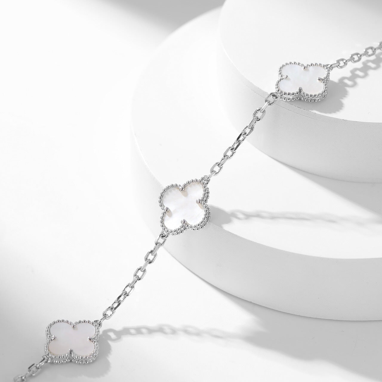 [BLUE TEARS]CLOVER 10 MOTIFS WHITE MOTHER OF PEARL NECKLACE