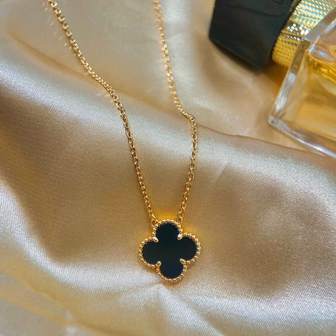 [BLUE TEARS]CLOVER 15MM BLACK ONYX SINGLE FLOWER NECKLACE