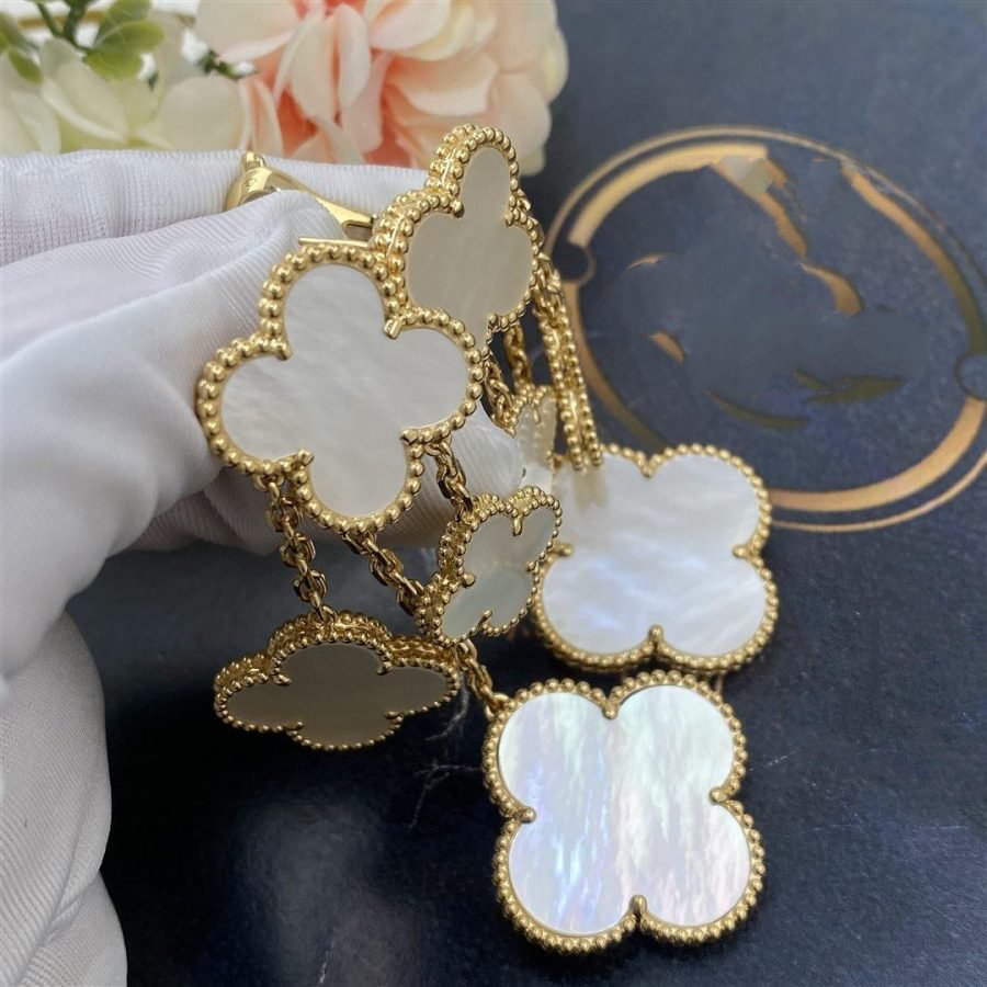 [BLUE TEARS]CLOVER EARRINGS WHITE MOP 4 MOTIFS GOLD