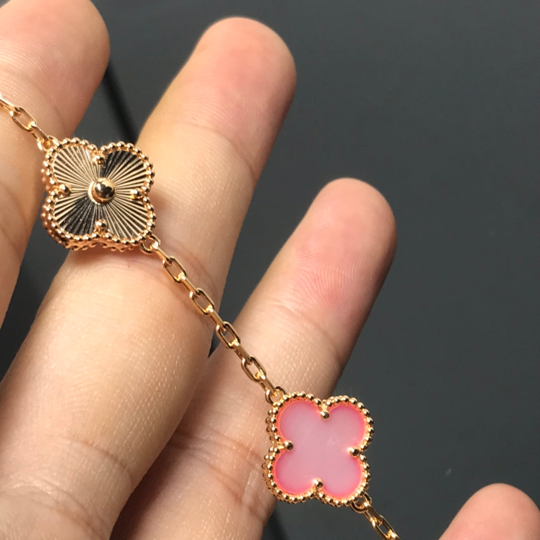 [BLUE TEARS]CLOVER BRACELET 5 MOTIF PINK AND PINK GOLD