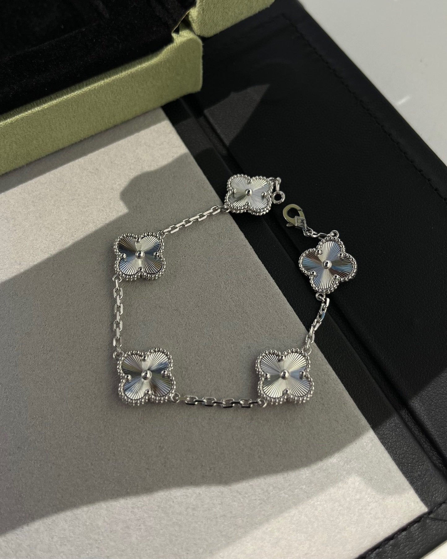 [BLUE TEARS]CLOVER SILVER 5 MOTIFS BRACELET